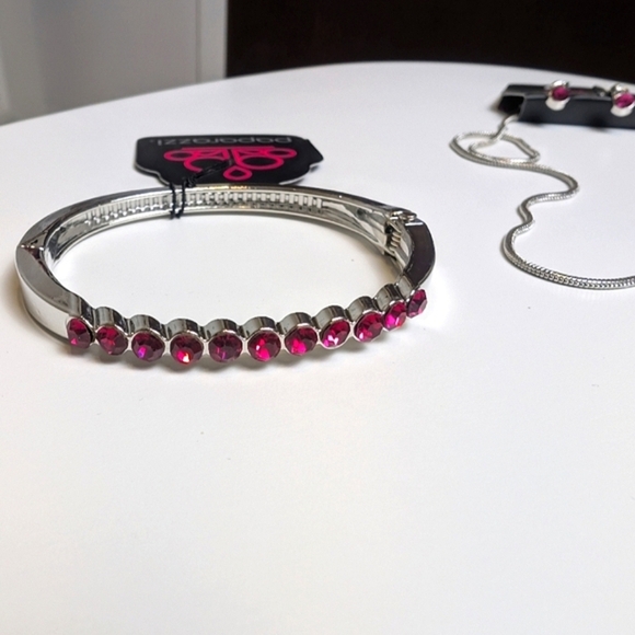 Paparazzi Jewelry Fuchsia Pink Earrings, Necklace, Bracelet Matching Bundle - Picture 4 of 4